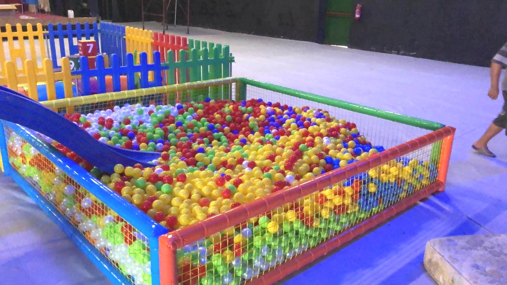 FEPP-005 Piscina con palline, vasca di palline, piscina di palline