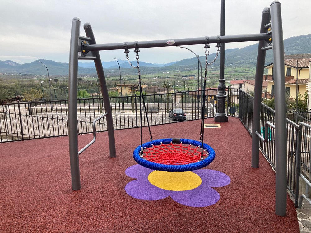 Altalena Inclusiva con Cestone